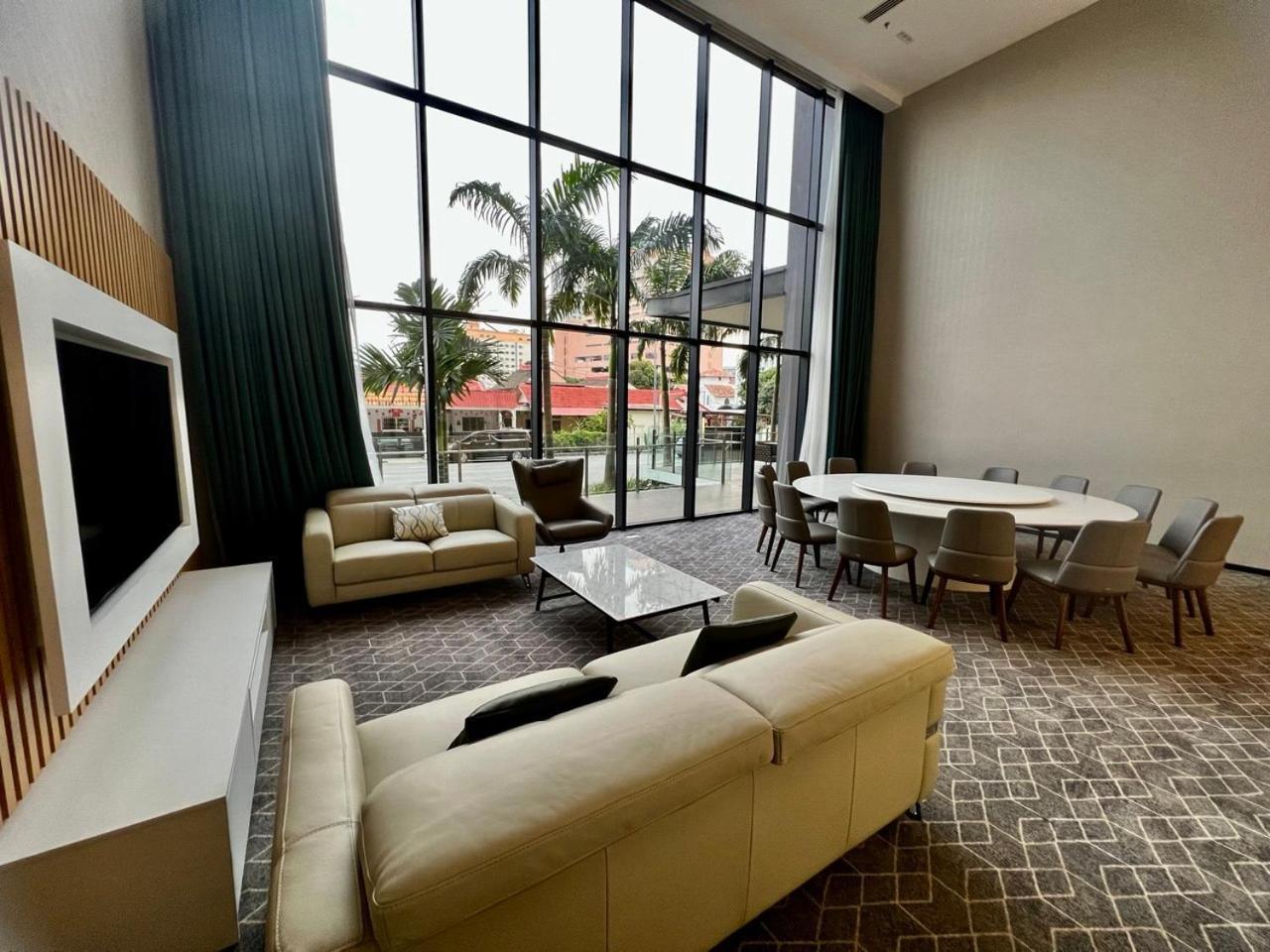 Courtyard By Marriott Hotel